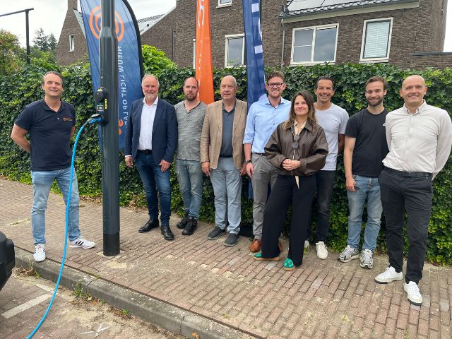 eerste lichtlaadmast deventer